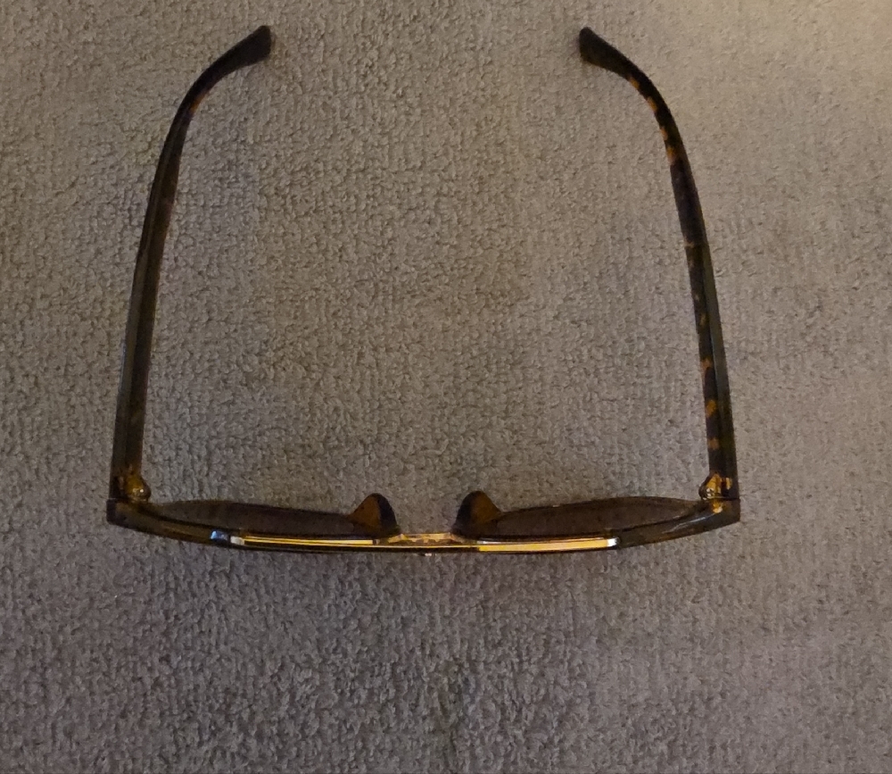 Stylish Tortoise Shell Sunglasses - Picture 2 of 5